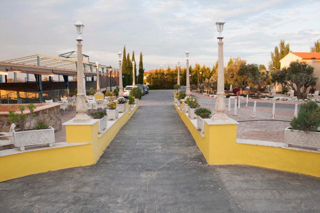 Las Olivas- Borox Aparthotel Sesena Nuevo Bagian luar foto